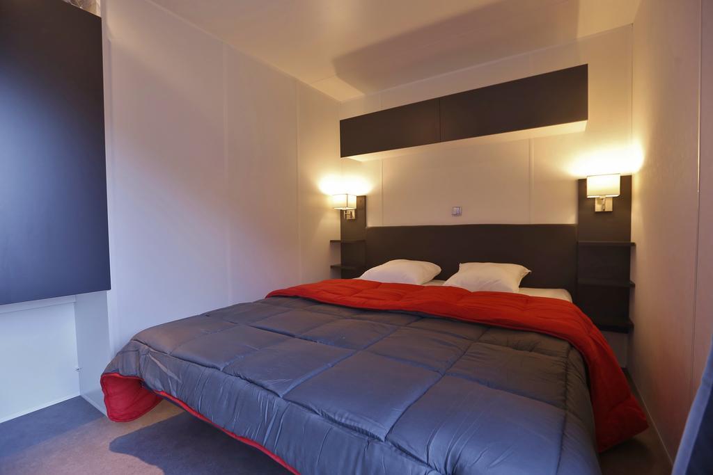 Camping Lou Gourdan Hotell Puget-Théniers Exteriör bild