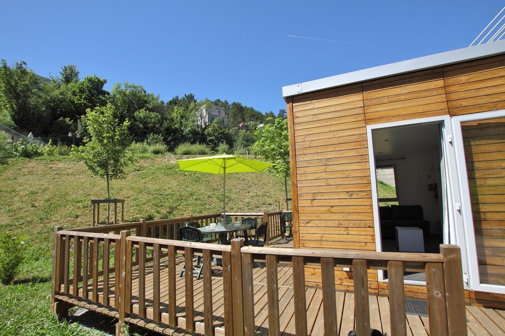 Camping Lou Gourdan Hotell Puget-Théniers Exteriör bild