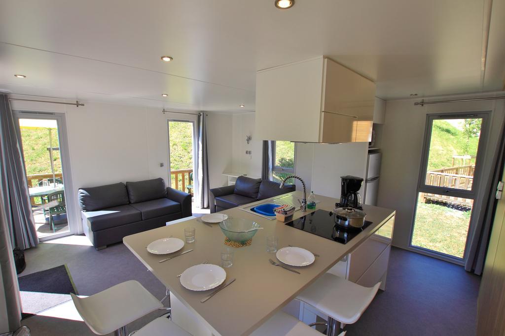 Camping Lou Gourdan Hotell Puget-Théniers Exteriör bild