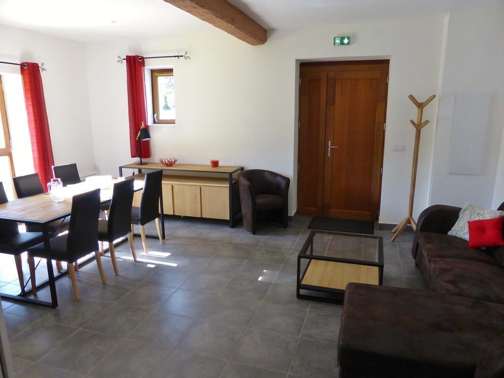 Camping Lou Gourdan Hotell Puget-Théniers Exteriör bild