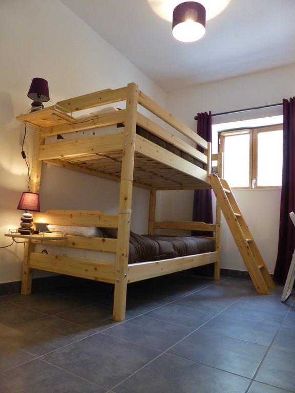 Camping Lou Gourdan Hotell Puget-Théniers Exteriör bild
