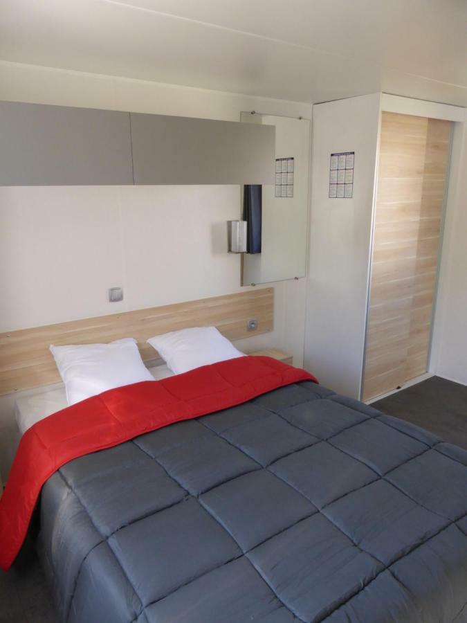 Camping Lou Gourdan Hotell Puget-Théniers Exteriör bild
